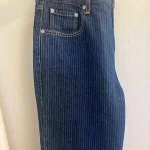 Levi’s low pro mid rise jeans
Size 31 by 30
New with tags